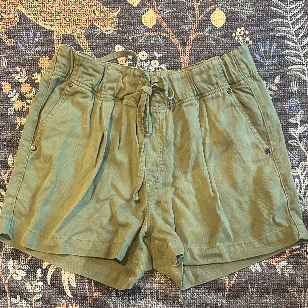 Kut from the Kloth Sage Green Women's Cargo Shorts